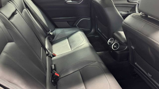 Used 2019 Alfa Romeo Giulia w/ Quick Order Package 22K Sport RWD image 15