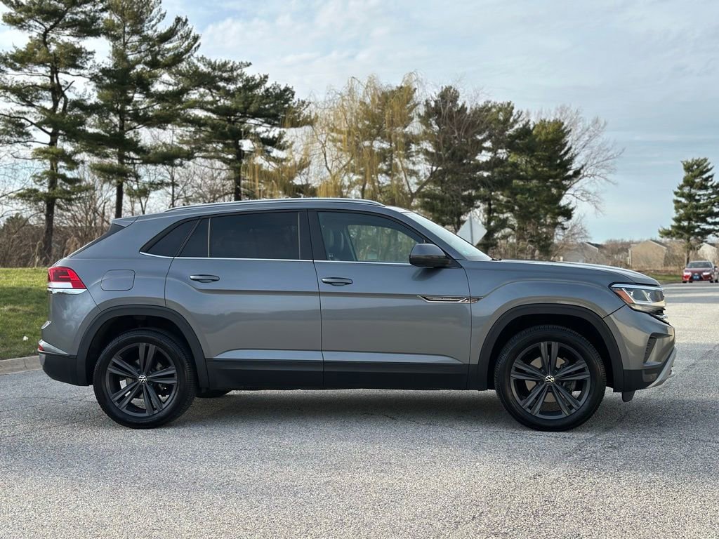 Used 2020 Volkswagen Atlas Cross Sport SE w/ Panoramic Sunroof Package image 8