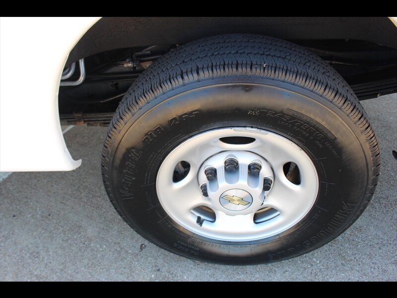 Used 2024 Chevrolet Express 3500 LS RWD image 23