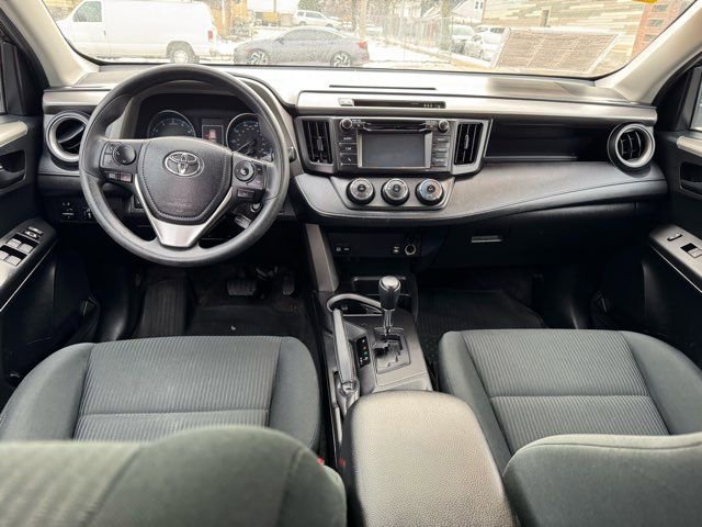 Used 2017 Toyota RAV4 LE AWD/4WD image 22