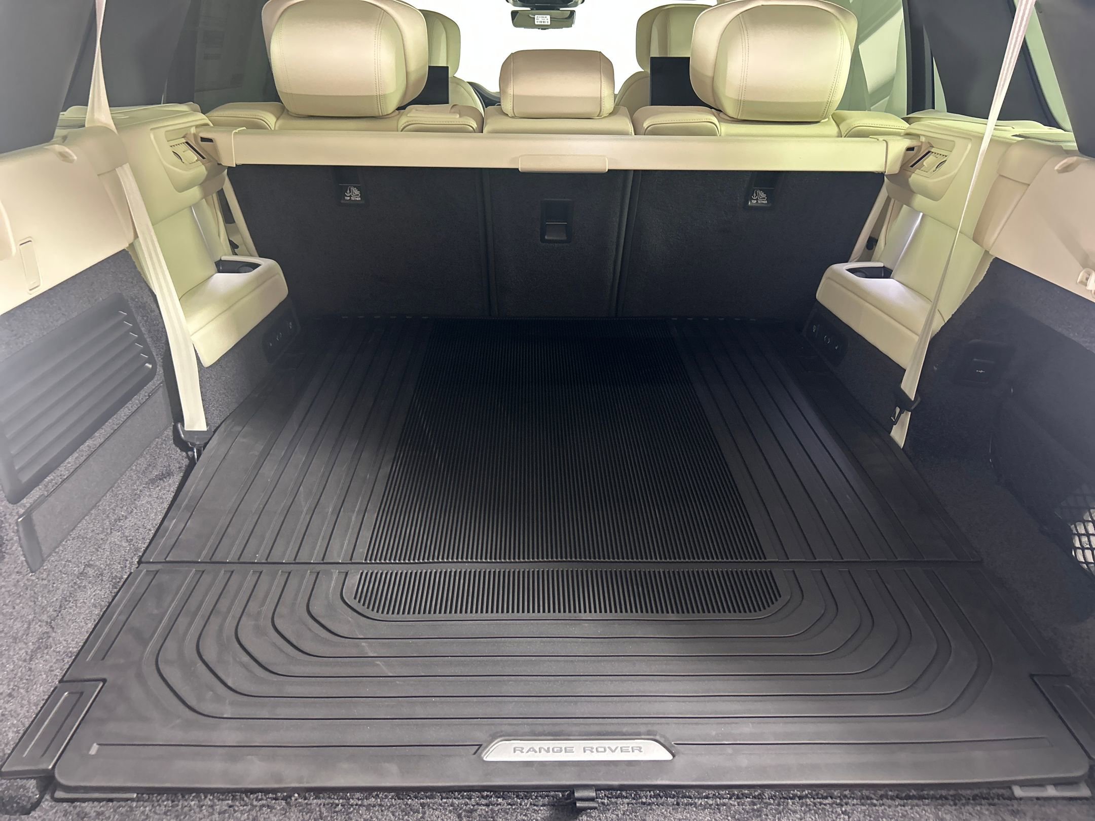 New 2025 Land Rover Range Rover Long Wheelbase Autobiography image 16