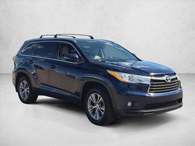 Used 2014 Toyota Highlander XLE AWD/4WD image 3