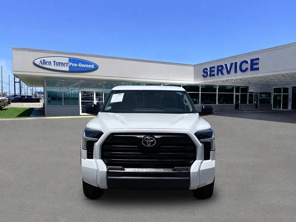 Used 2022 Toyota Tundra SR5 w/ Convenience Package RWD image 3