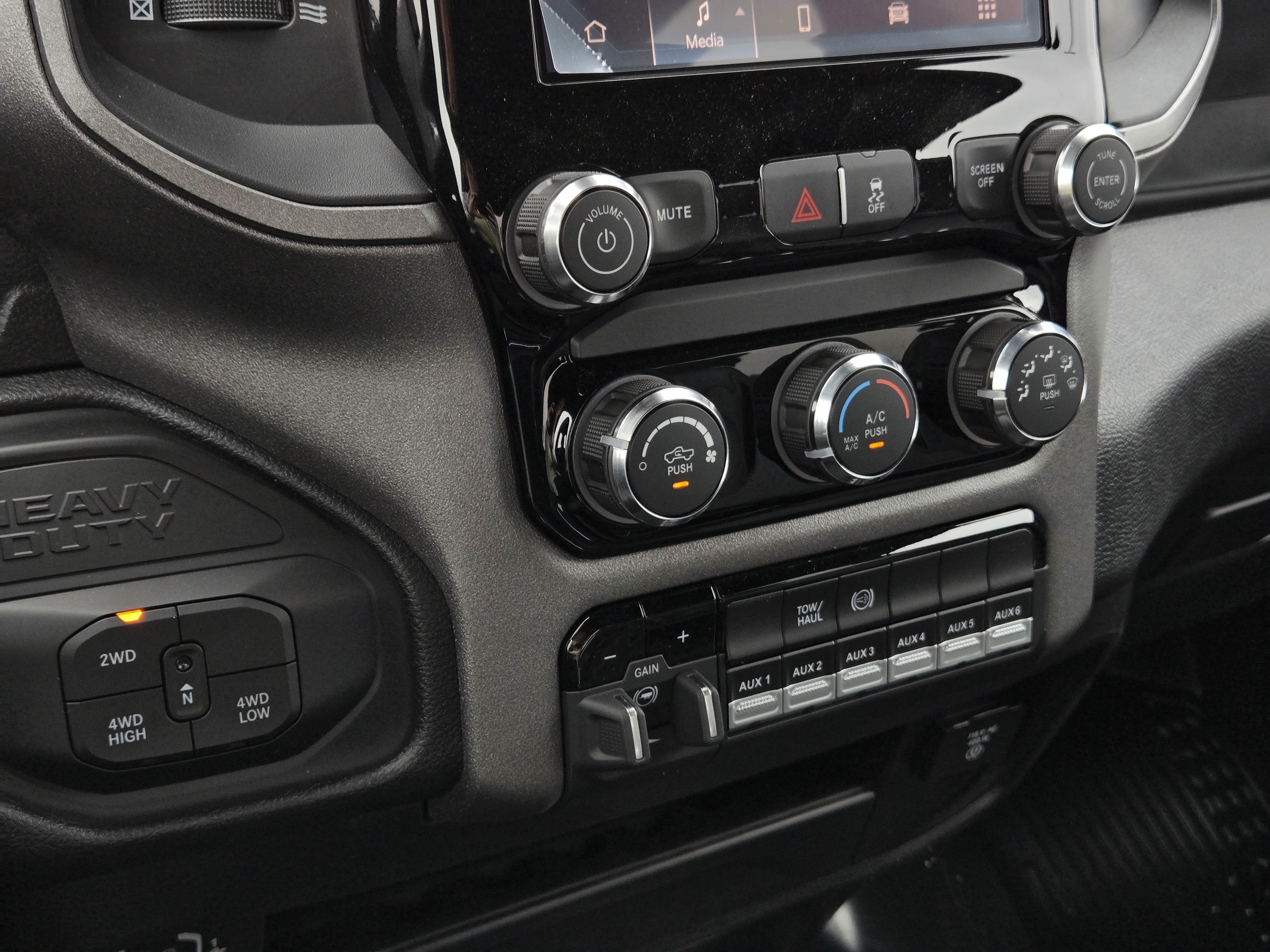 New 2026 RAM 2500 Tradesman w/ Chrome Appearance Group AWD/4WD image 13