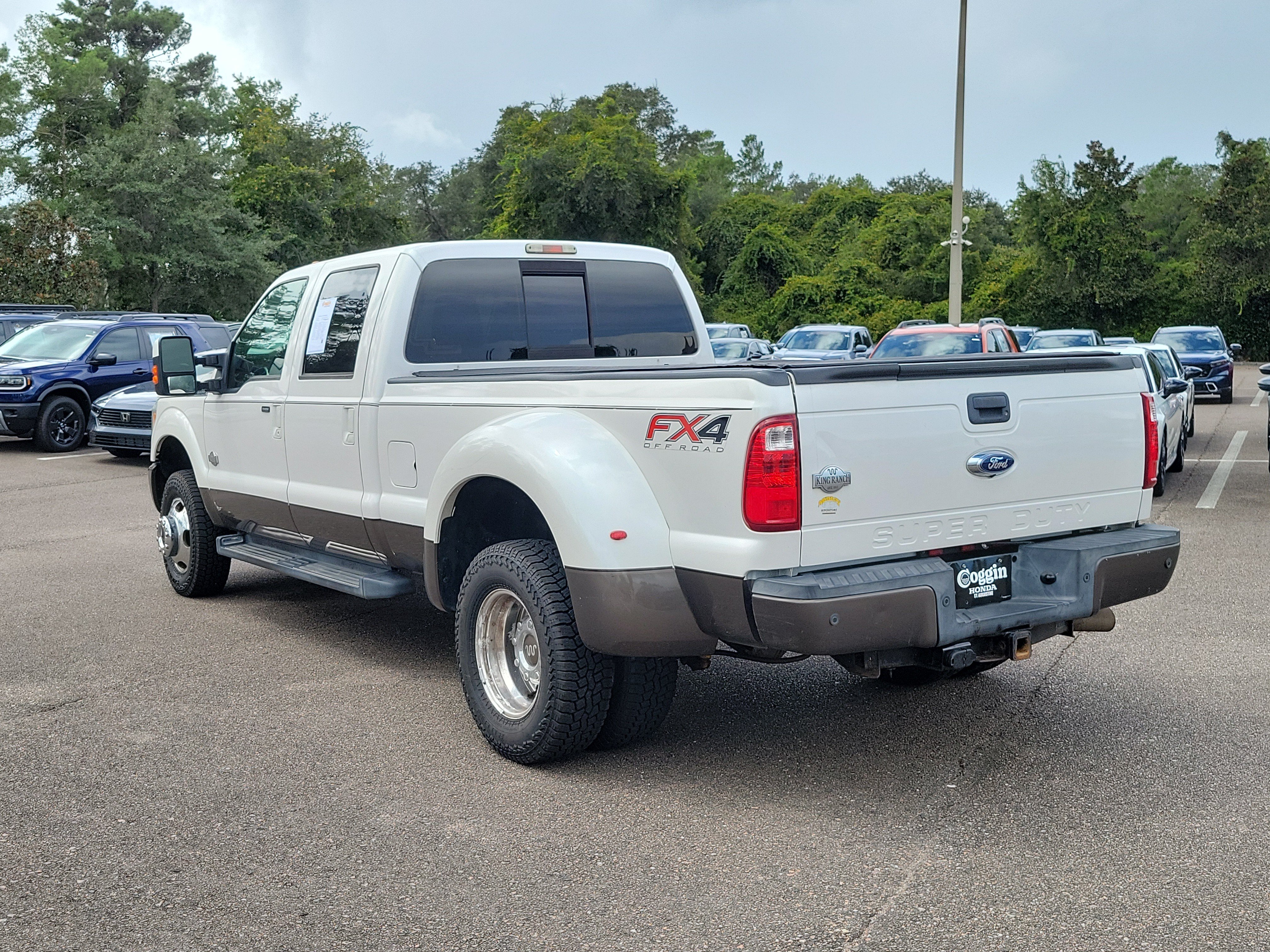 Used 2015 Ford F350 King Ranch w/ FX4 Off-Road Package AWD/4WD image 3