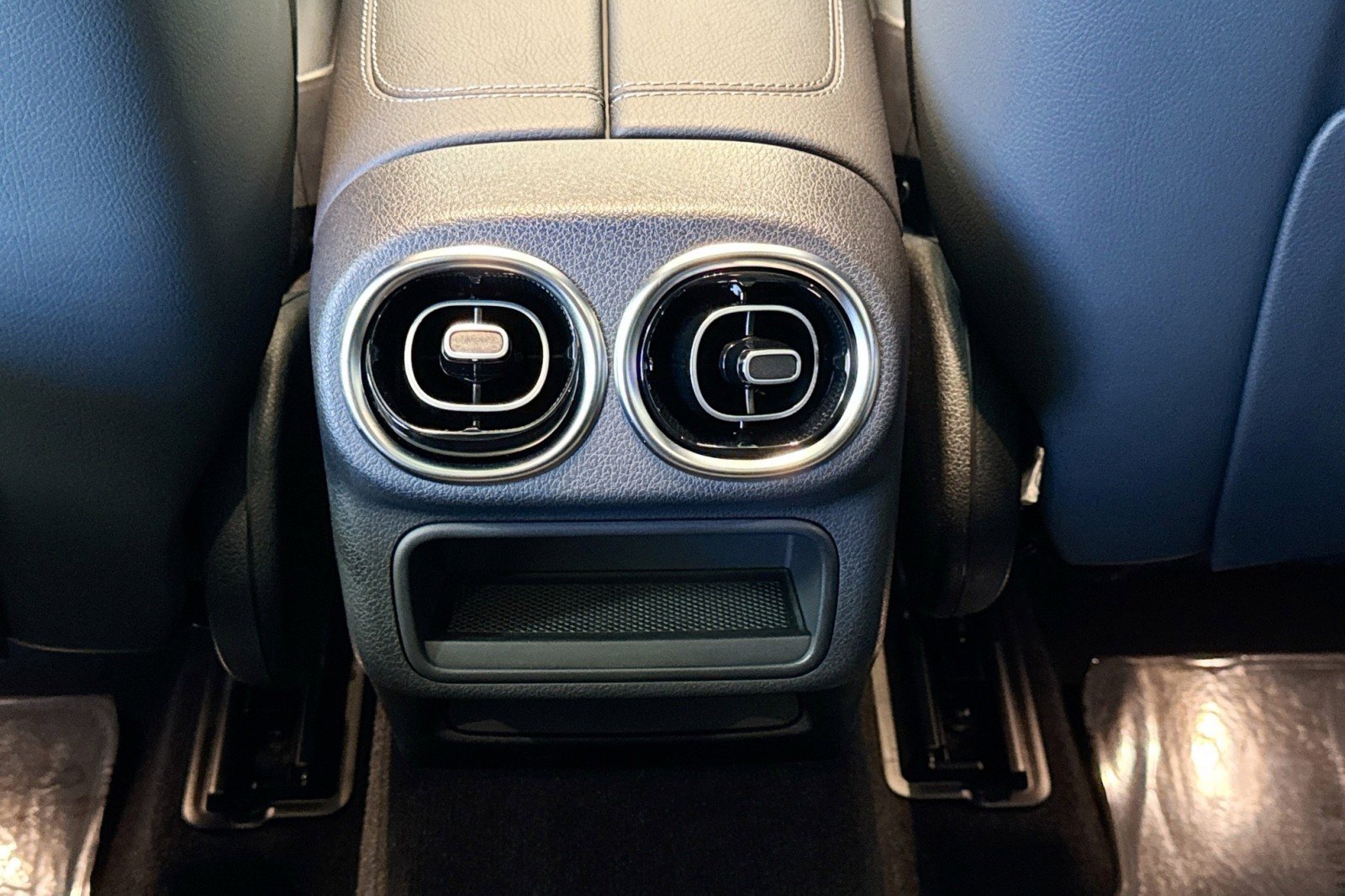 Used 2023 Mercedes-Benz GLC 300 4MATIC image 23