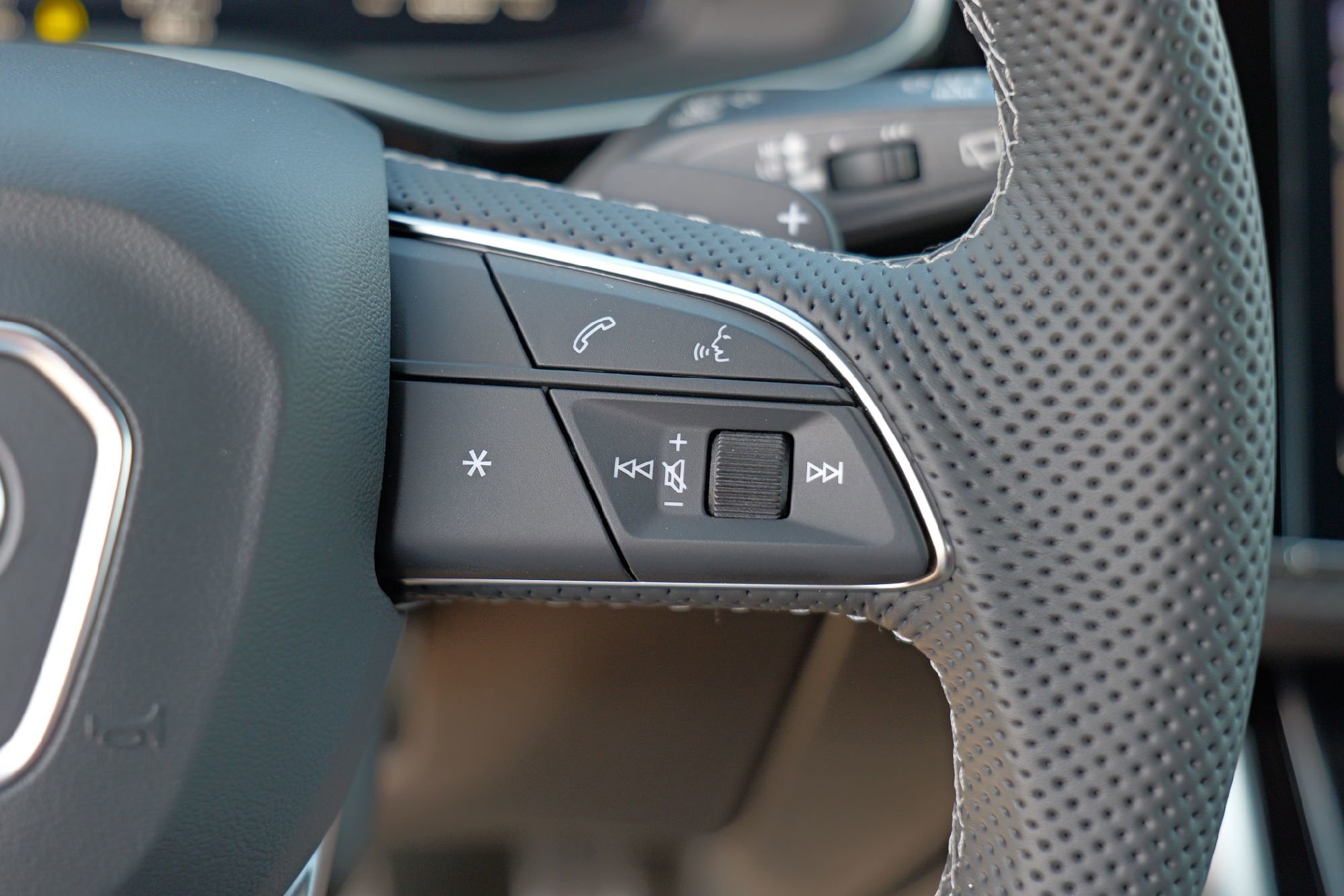 New 2026 Audi SQ8 Prestige image 13