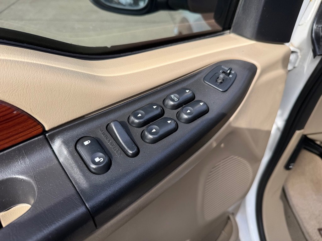 Used 2005 Ford F250 2WD Crew Cab Super Duty image 23