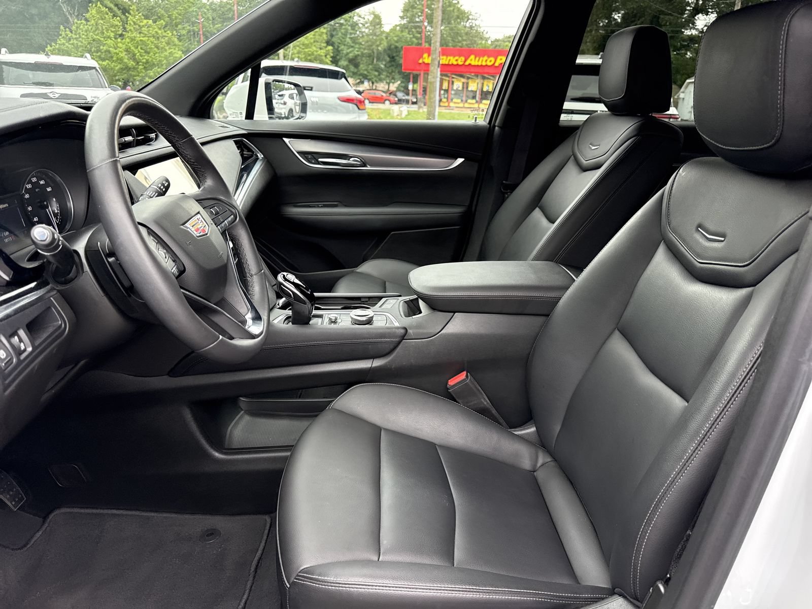 Used 2024 Cadillac XT6 Luxury FWD image 9