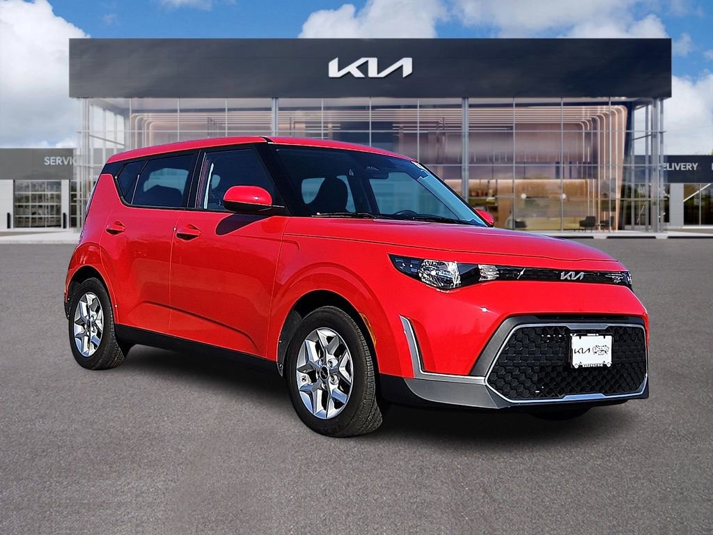 Certified 2023 Kia Soul LX w/ LX Technology Package image 1