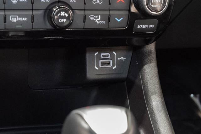 Certified 2025 Jeep Compass Latitude w/ Sun & Sound Group AWD/4WD image 23