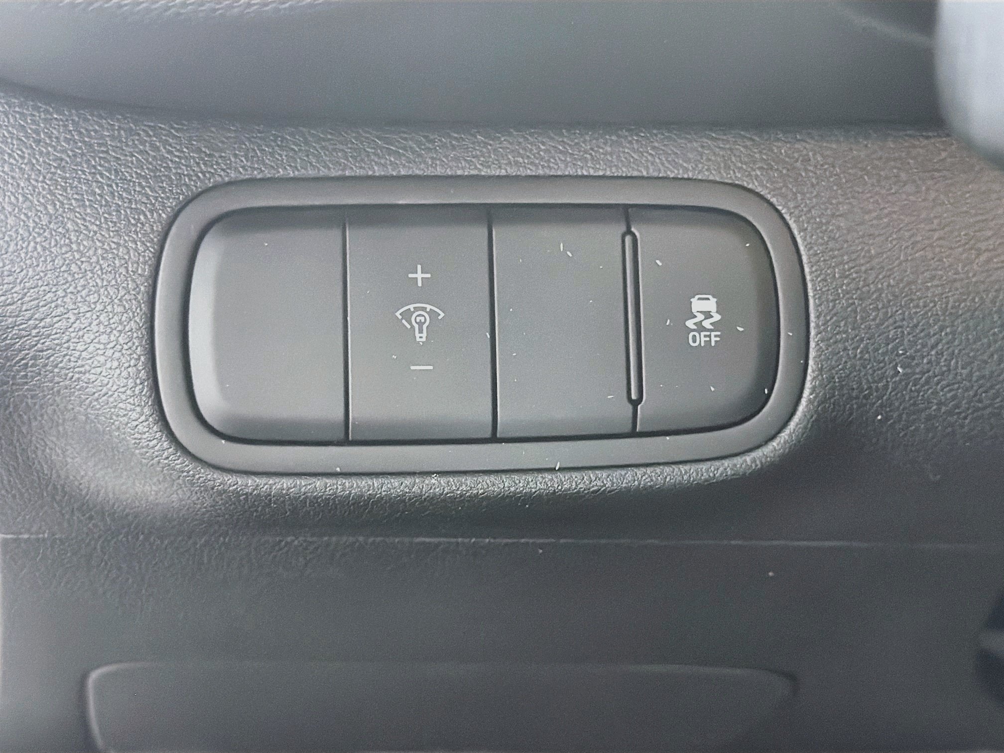 Used 2025 Hyundai Venue SEL FWD image 16