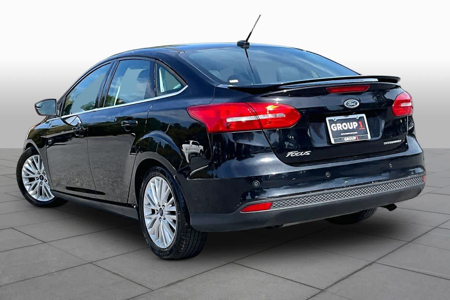 Used 2016 Ford Focus Titanium FWD image 12
