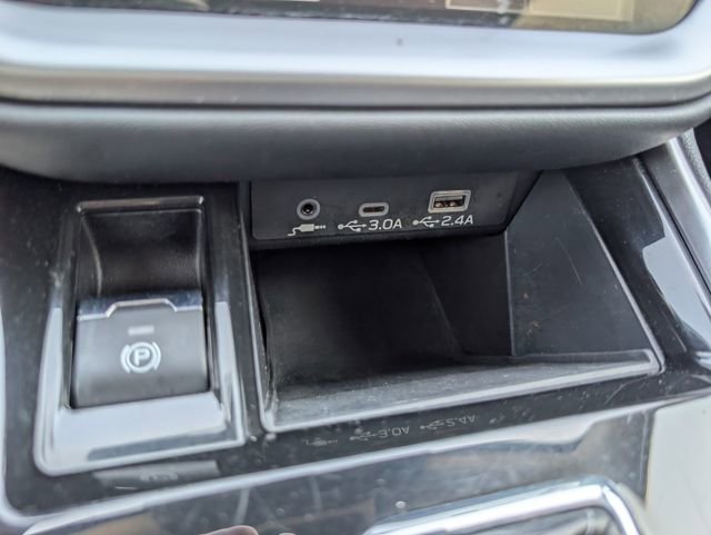 Used 2023 Subaru Outback Premium image 17