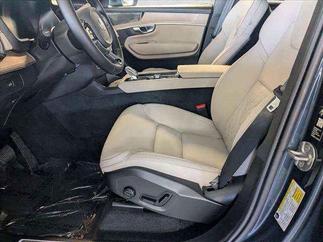 New 2026 Volvo XC90 B6 Plus w/ Protection Package Premier image 4