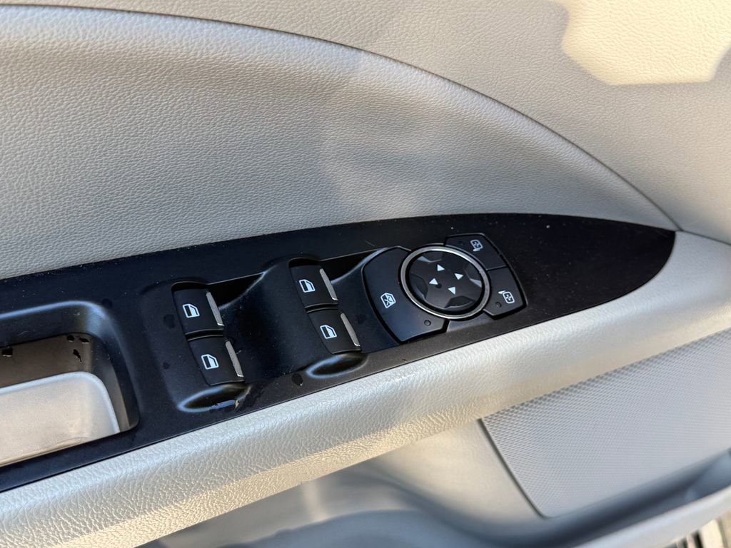 Used 2020 Ford Fusion SEL FWD image 18