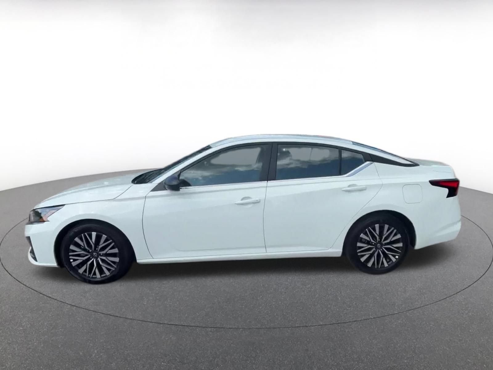 Used 2026 Nissan Altima 2.5 SV FWD image 9