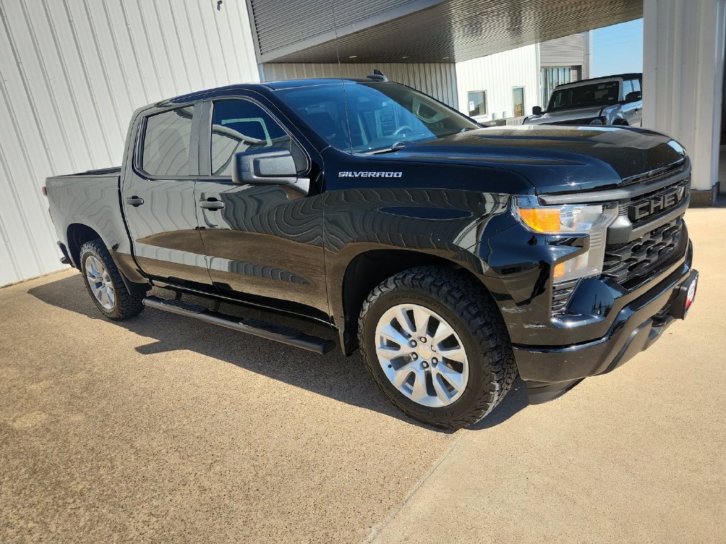 Used 2022 Chevrolet Silverado 1500 Custom AWD/4WD image 2