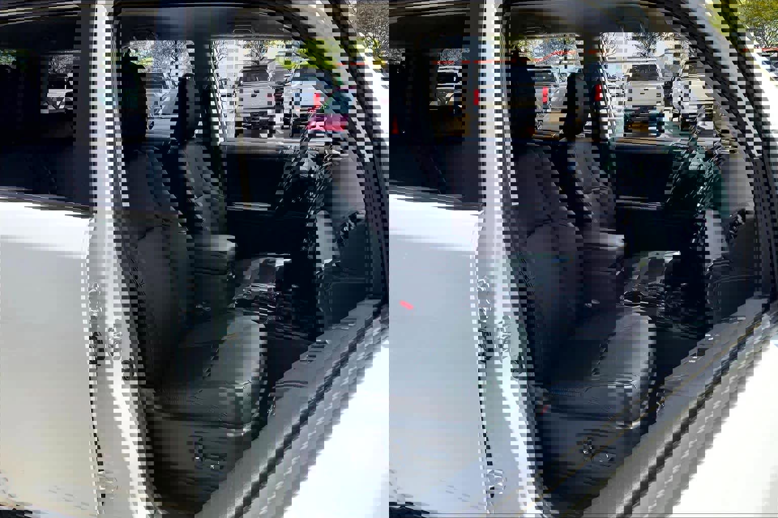 Used 2024 Toyota 4Runner TRD Off-Road Premium AWD/4WD image 9