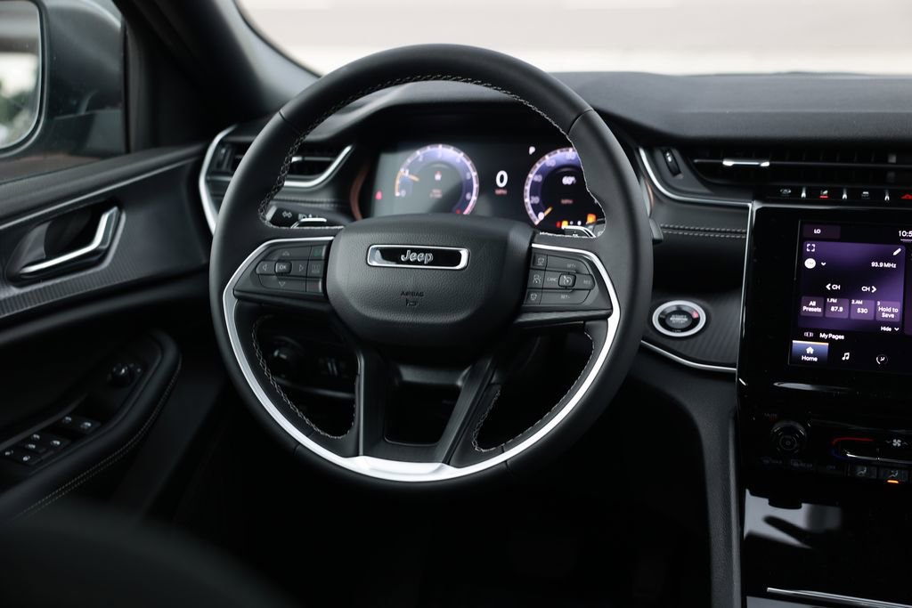 New 2025 Jeep Grand Cherokee Laredo image 22