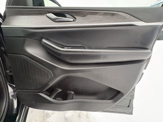 Used 2023 Jeep Grand Cherokee Limited w/ Luxury Tech Group II image 40