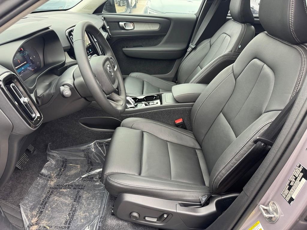 New 2026 Volvo XC40 B5 Plus w/ Protection Package Premier AWD/4WD image 8