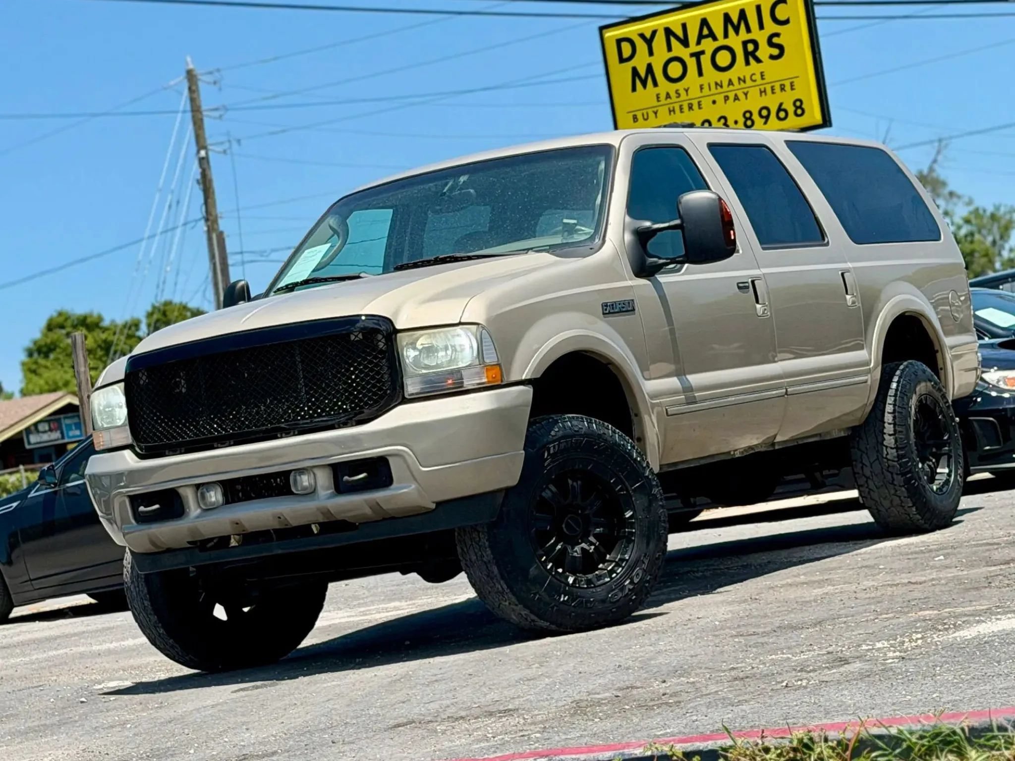 Used 2004 Ford Excursion Limited AWD/4WD image 2