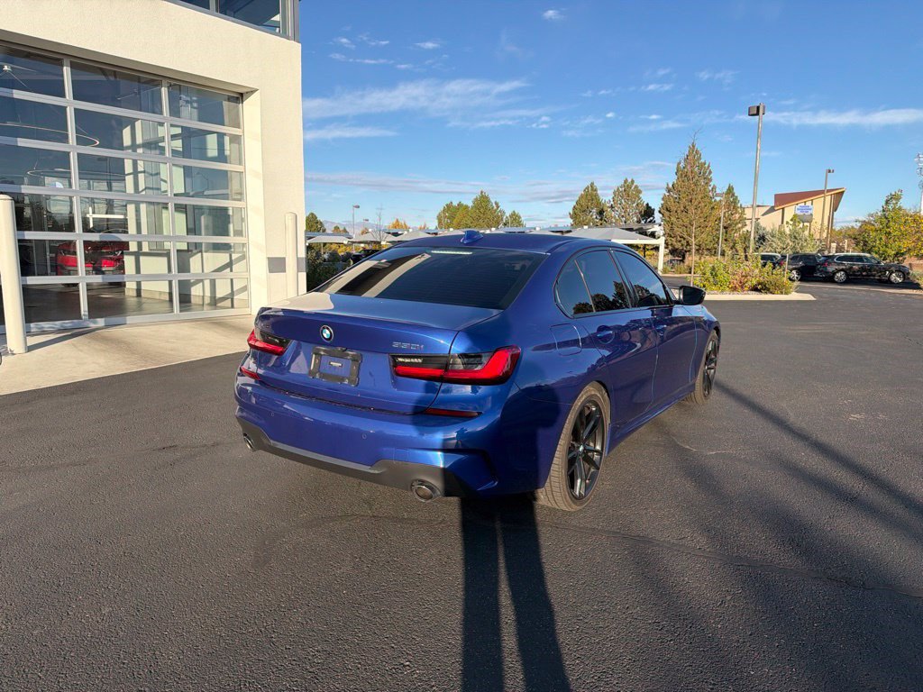 Used 2021 BMW 330i xDrive Sedan w/ M Sport Package AWD/4WD image 5