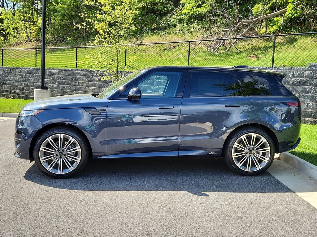 New 2026 Land Rover Range Rover Sport Dynamic SE AWD/4WD image 6