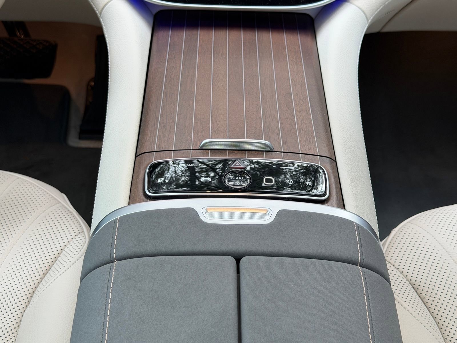 Used 2022 Mercedes-Benz EQS 580 580 image 21