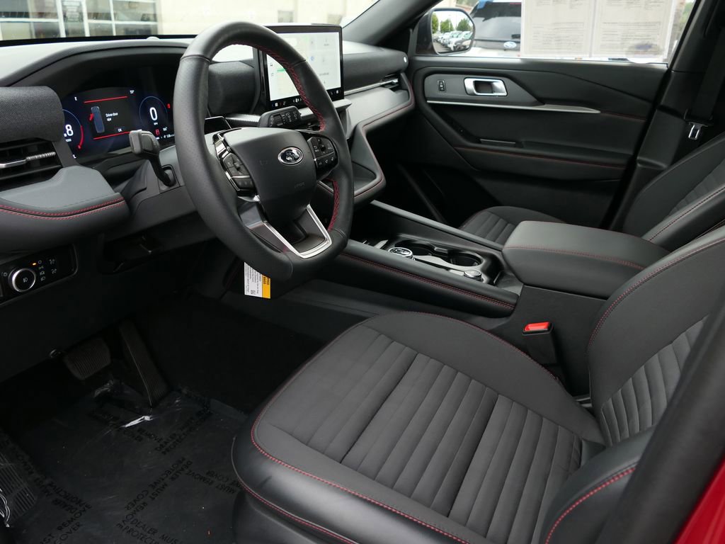 Used 2025 Ford Explorer ST-Line w/ Premium Package image 13