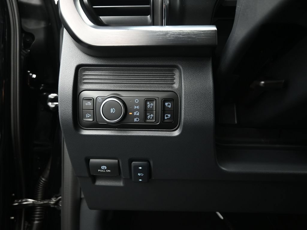 New 2026 Ford F250 Lariat w/ Black Appearance Package AWD/4WD image 11
