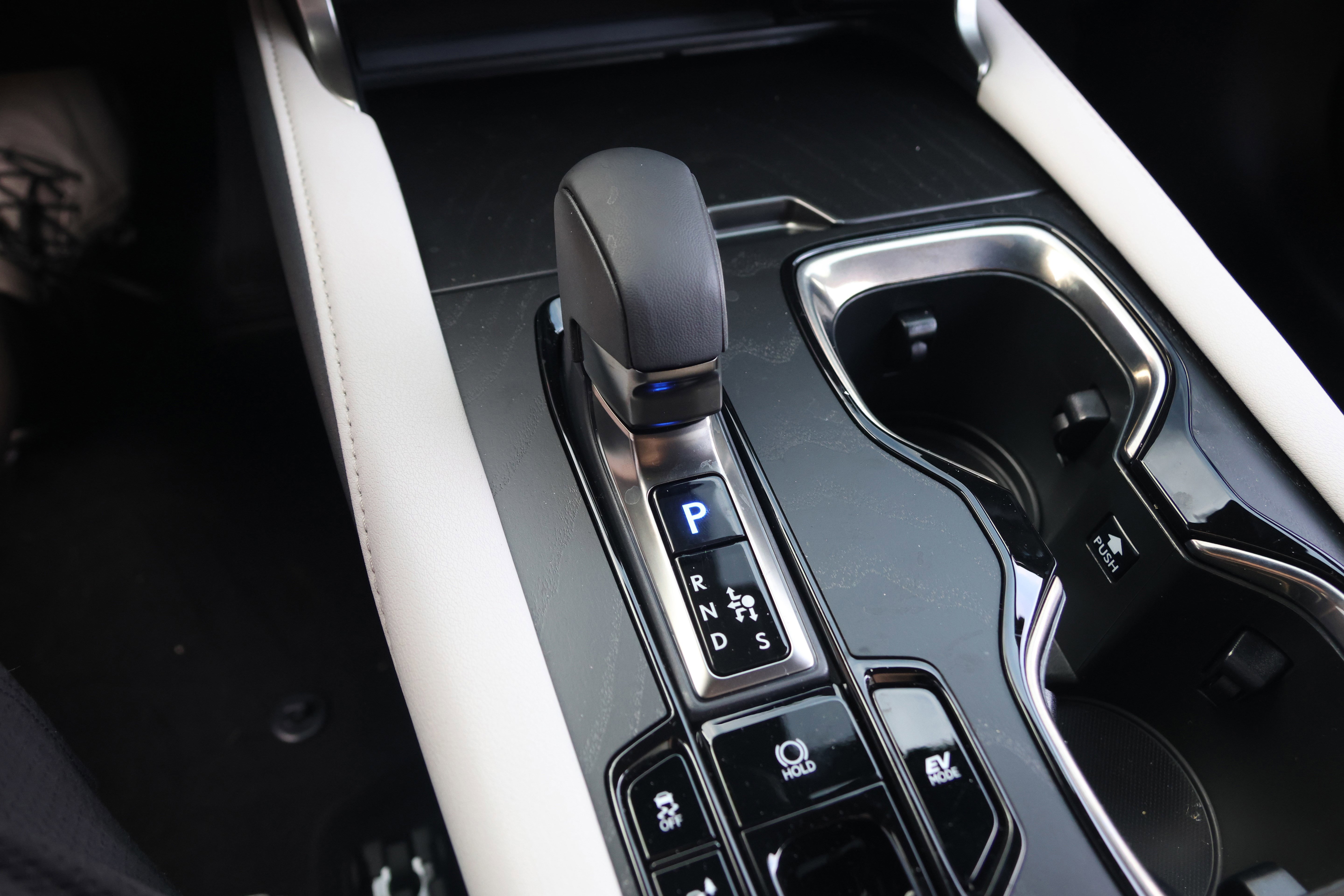 Certified 2026 Lexus RX 350h w/ Convenience Package image 25