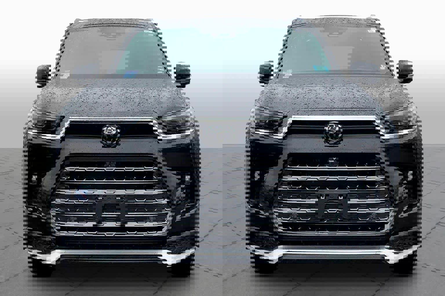 Used 2024 Toyota Grand Highlander AWD Hybrid image 3