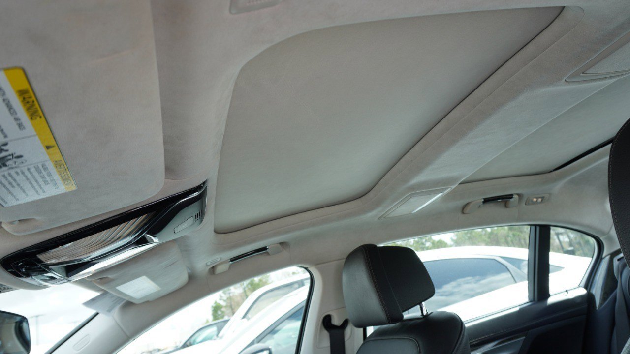 Used 2019 BMW 740i xDrive w/ Executive Package image 9