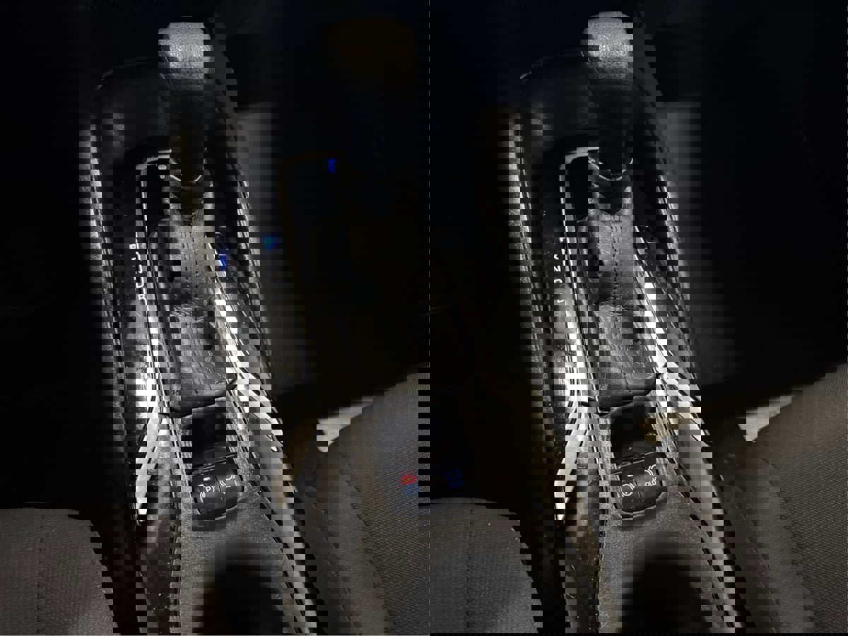 Used 2020 Toyota Corolla LE image 19