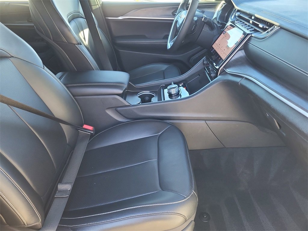 Used 2024 Jeep Grand Cherokee L Limited w/ Luxury Tech Group II image 10