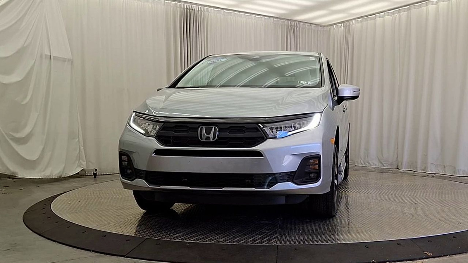 Used 2025 Honda Odyssey EX-L image 6