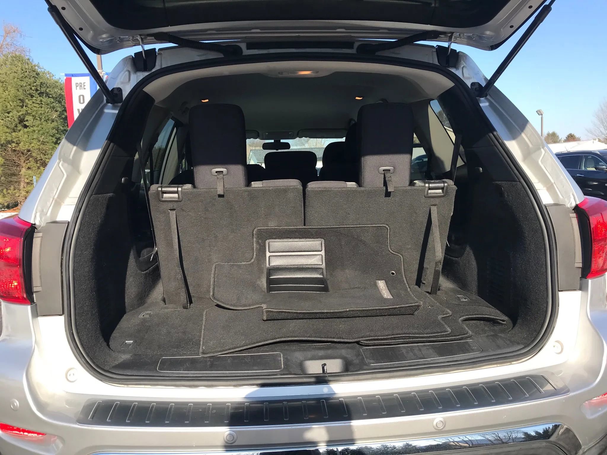 Used 2020 Nissan Pathfinder S image 36