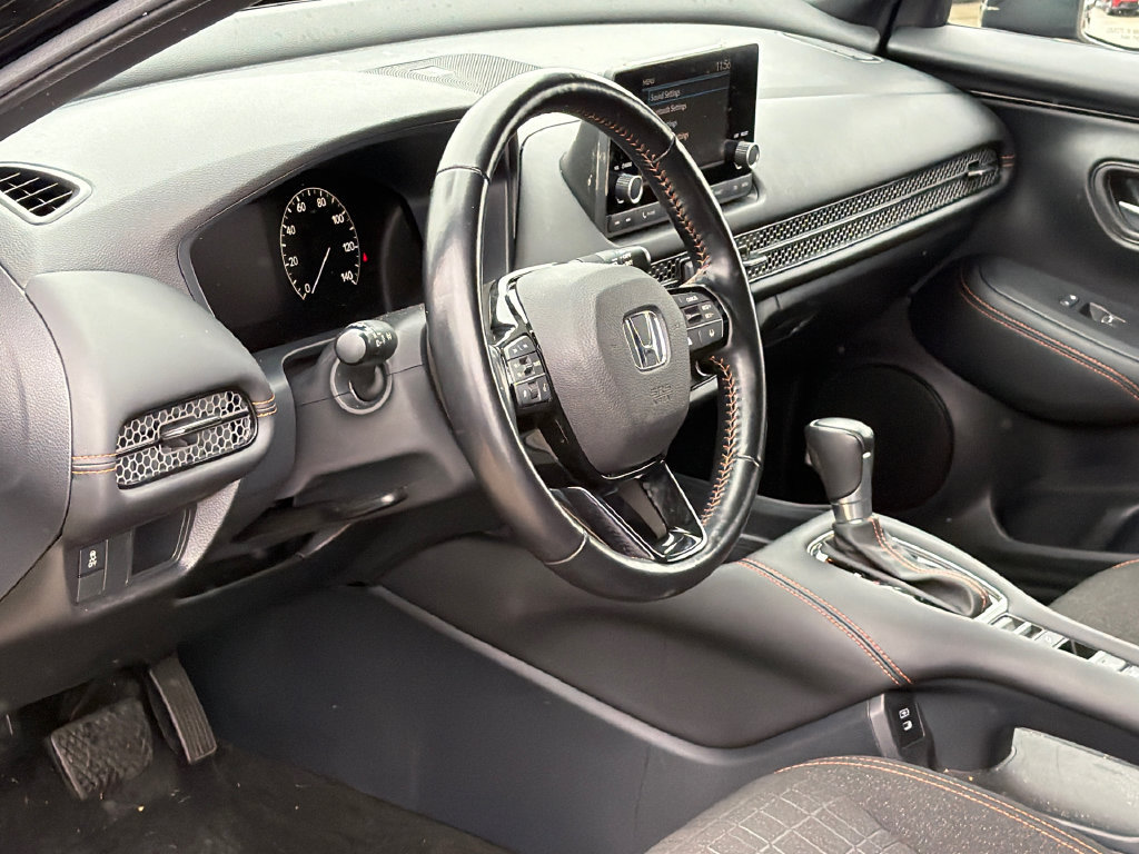 Used 2025 Honda HR-V Sport image 15