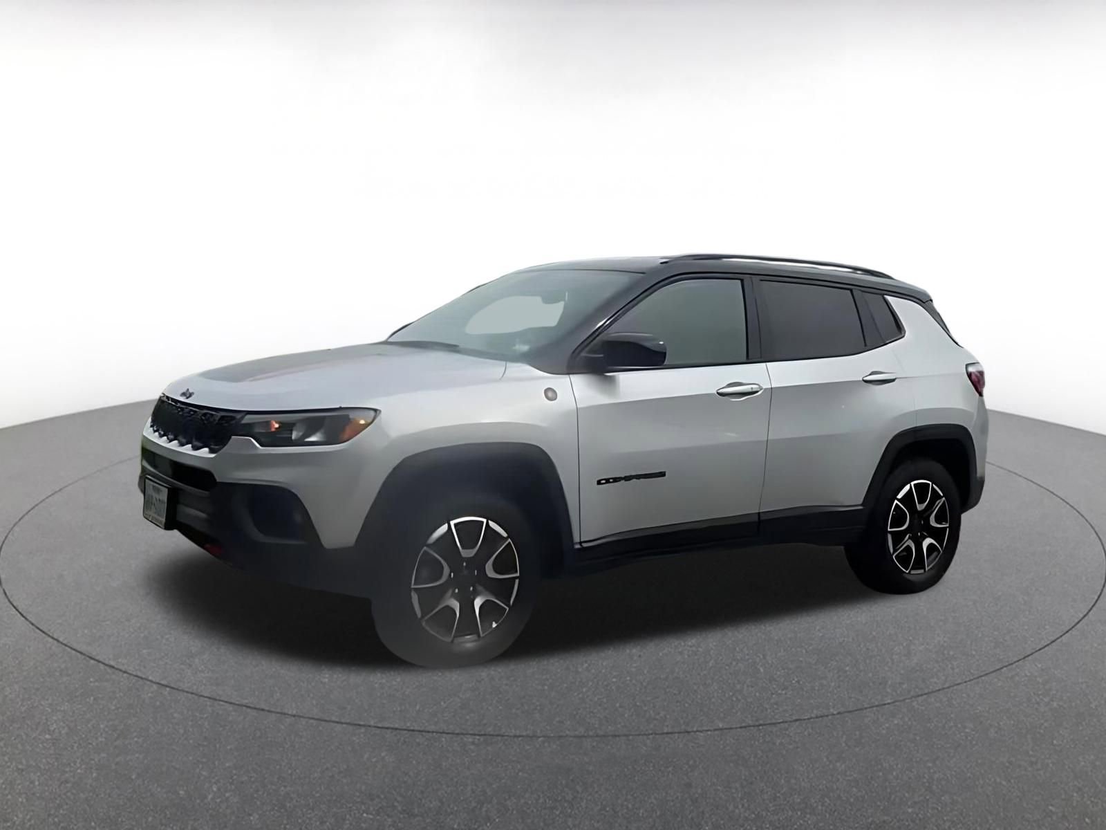 Used 2025 Jeep Compass Trailhawk image 7