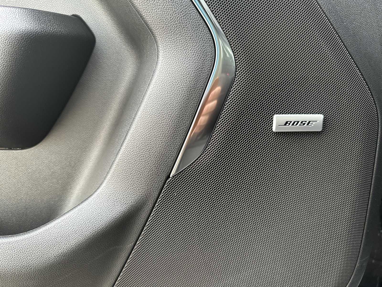 Used 2024 Chevrolet Suburban Z71 w/ Luxury Package image 14