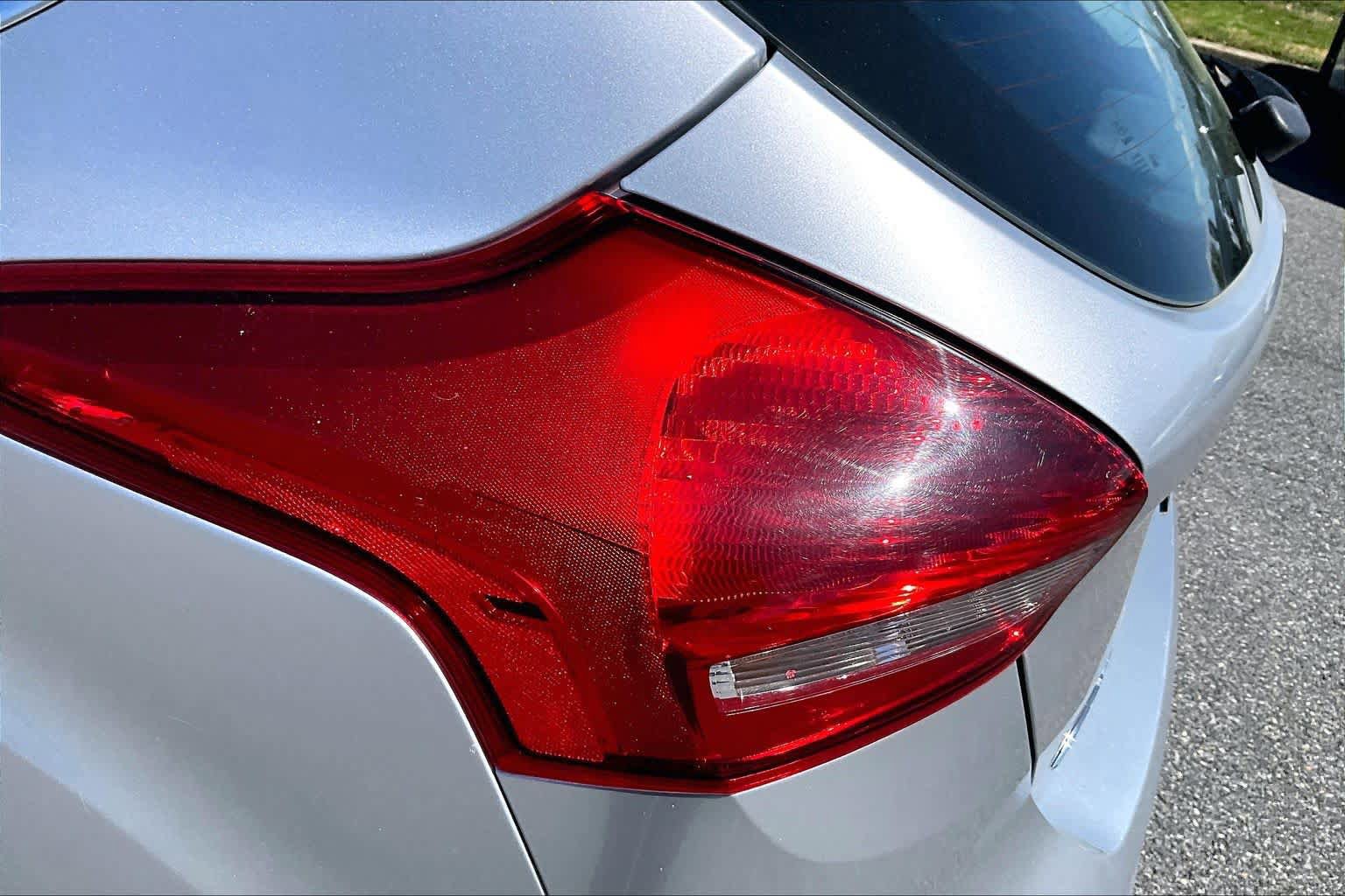 Used 2017 Ford Focus Titanium FWD image 29