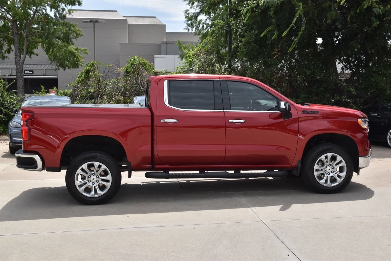Used 2025 Chevrolet Silverado 1500 LTZ AWD/4WD image 6