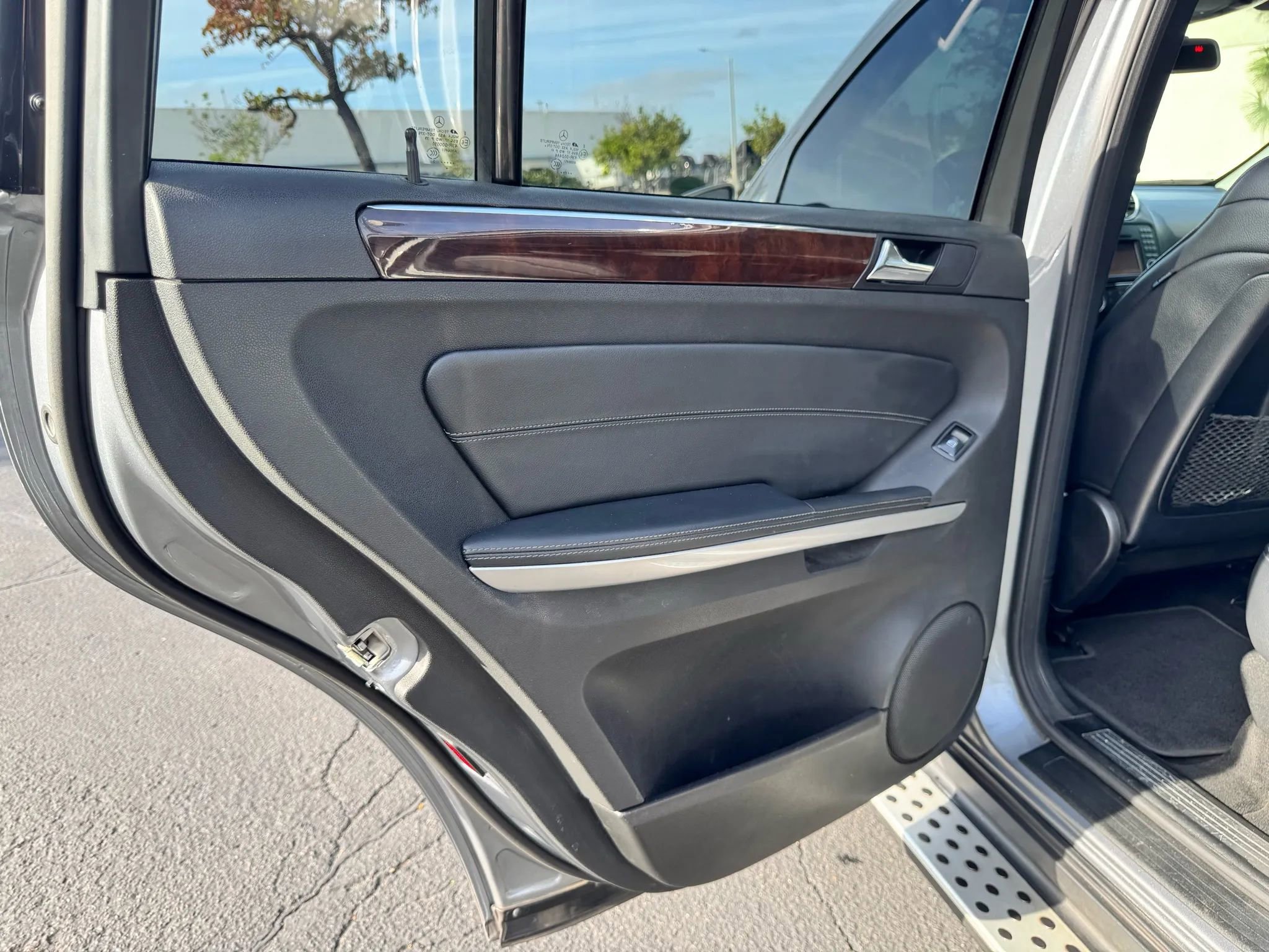 Used 2012 Mercedes-Benz GL 450 4MATIC image 37