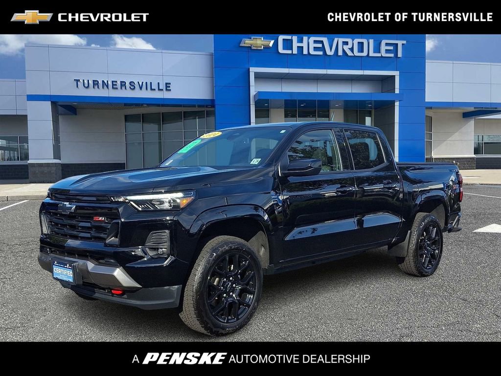 Certified 2024 Chevrolet Colorado Z71 w/ LPO, Dark Essentials Package image 1