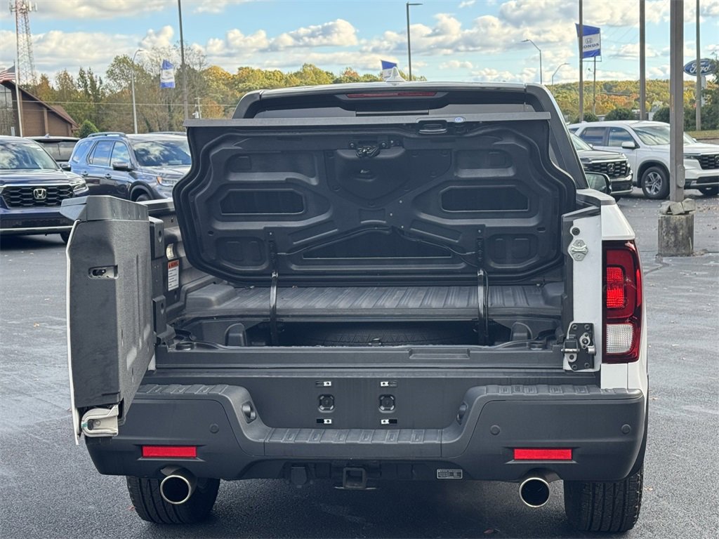 Used 2024 Honda Ridgeline Black Edition image 11