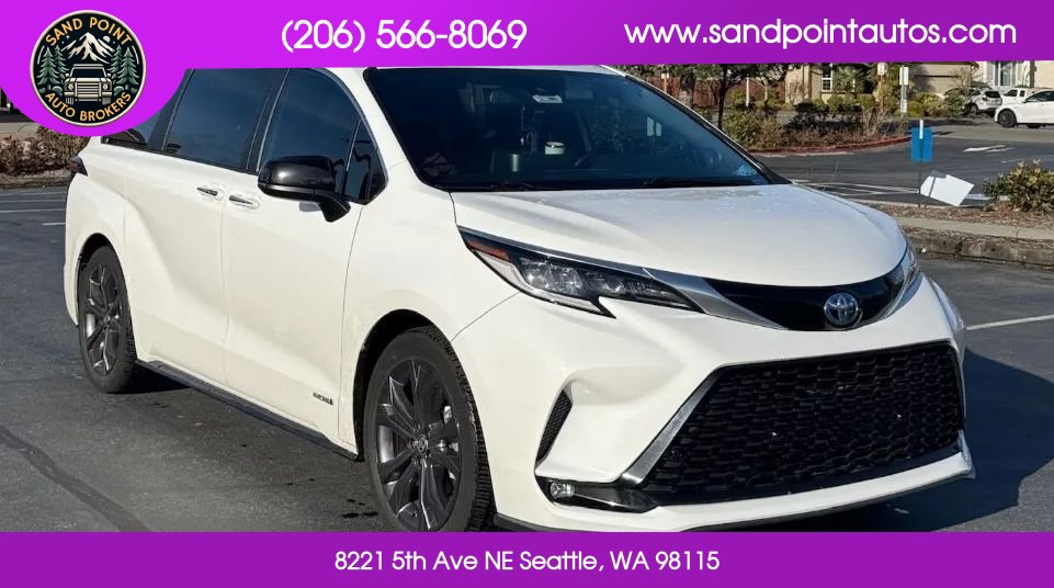 Used 2021 Toyota Sienna XSE w/ XSE Plus Package image 1