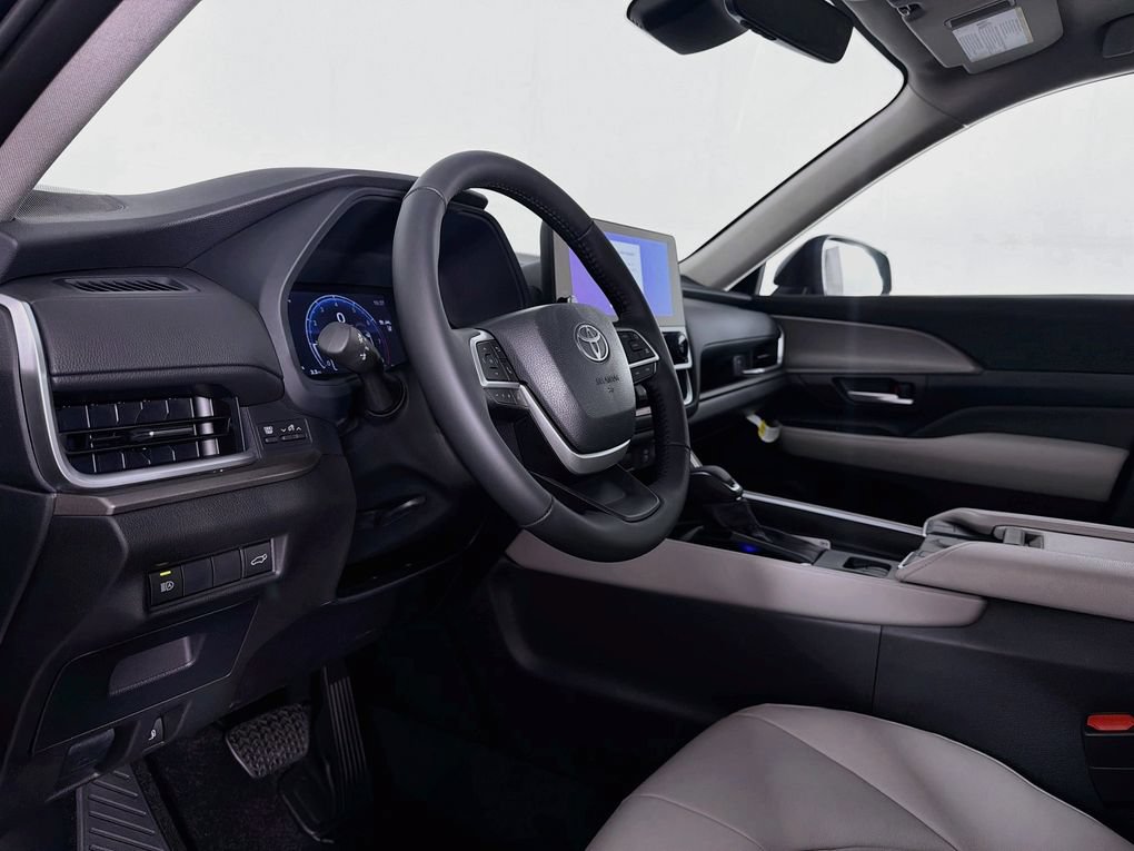 New 2026 Toyota Grand Highlander FWD image 13