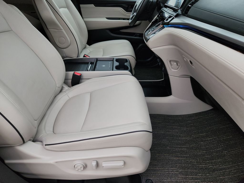 Used 2025 Honda Odyssey Touring image 18